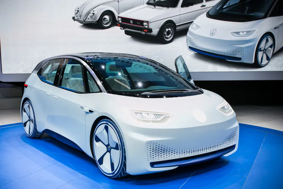Volkswagen al Salone di Parigi 2016 (19)