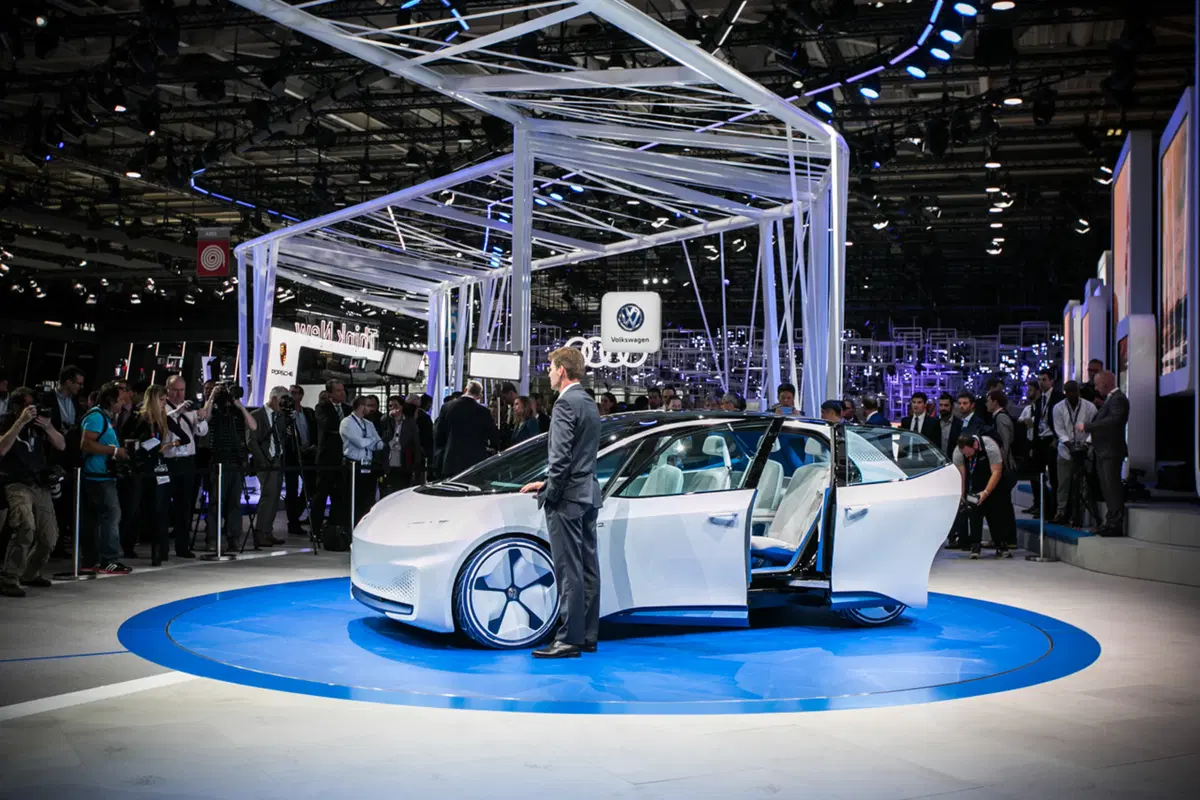 Volkswagen al Salone di Parigi 2016 (3)