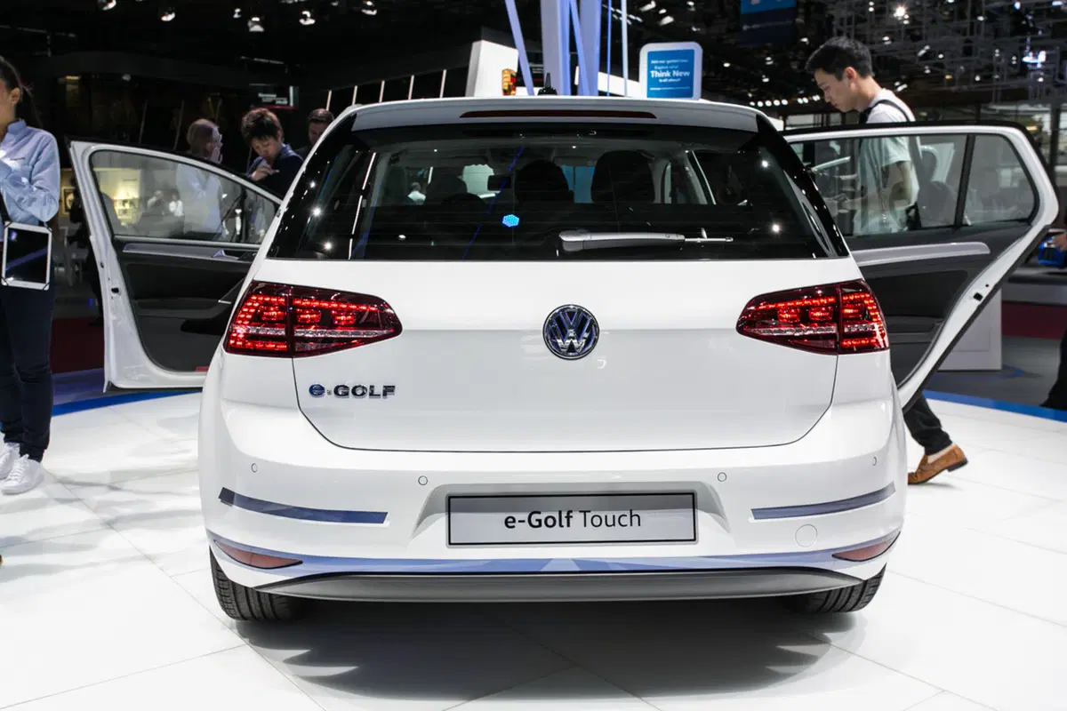 Volkswagen al Salone di Parigi 2016 (8)