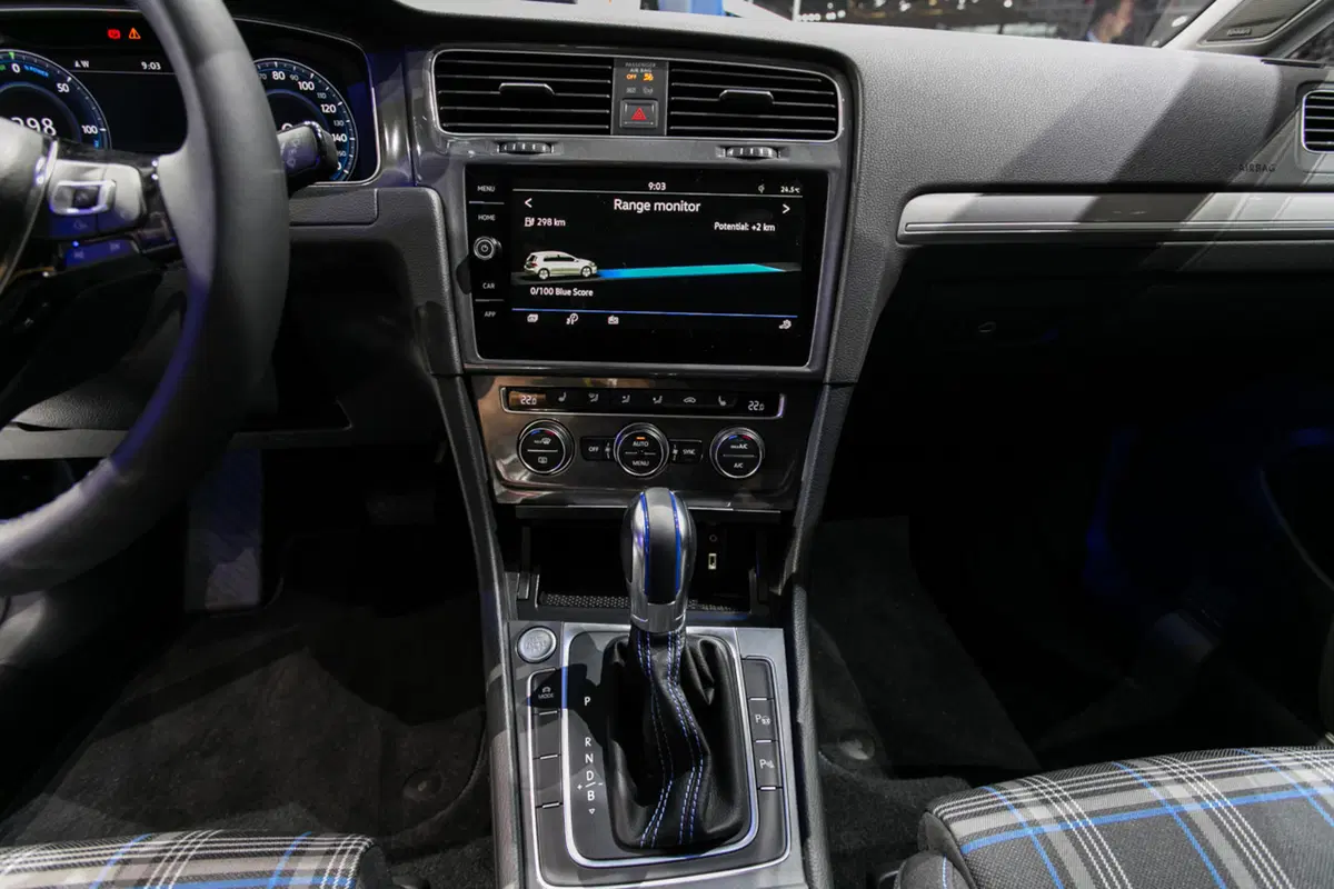 Volkswagen al Salone di Parigi 2016 (9)