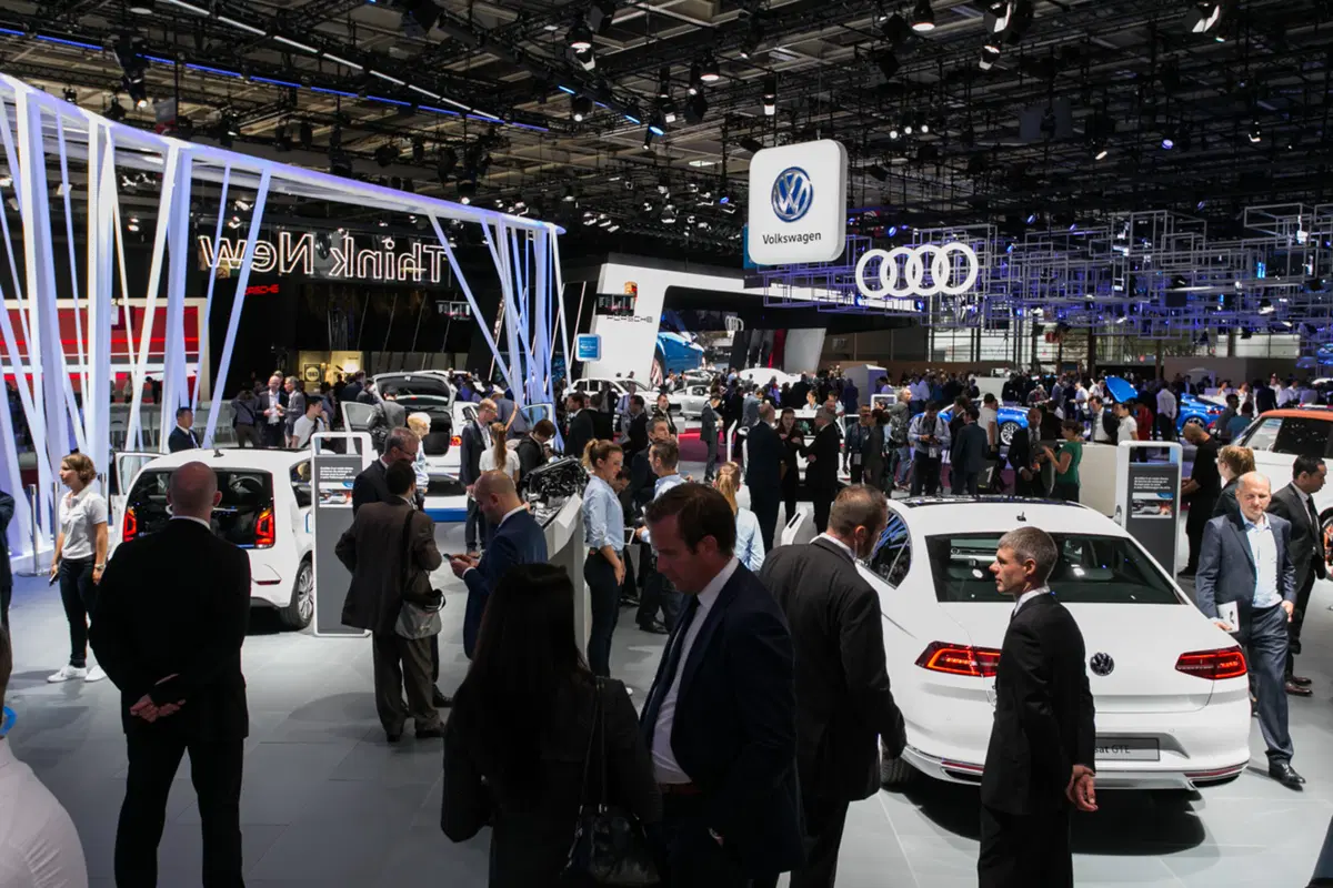 Volkswagen al Salone di Parigi 2016 (13)
