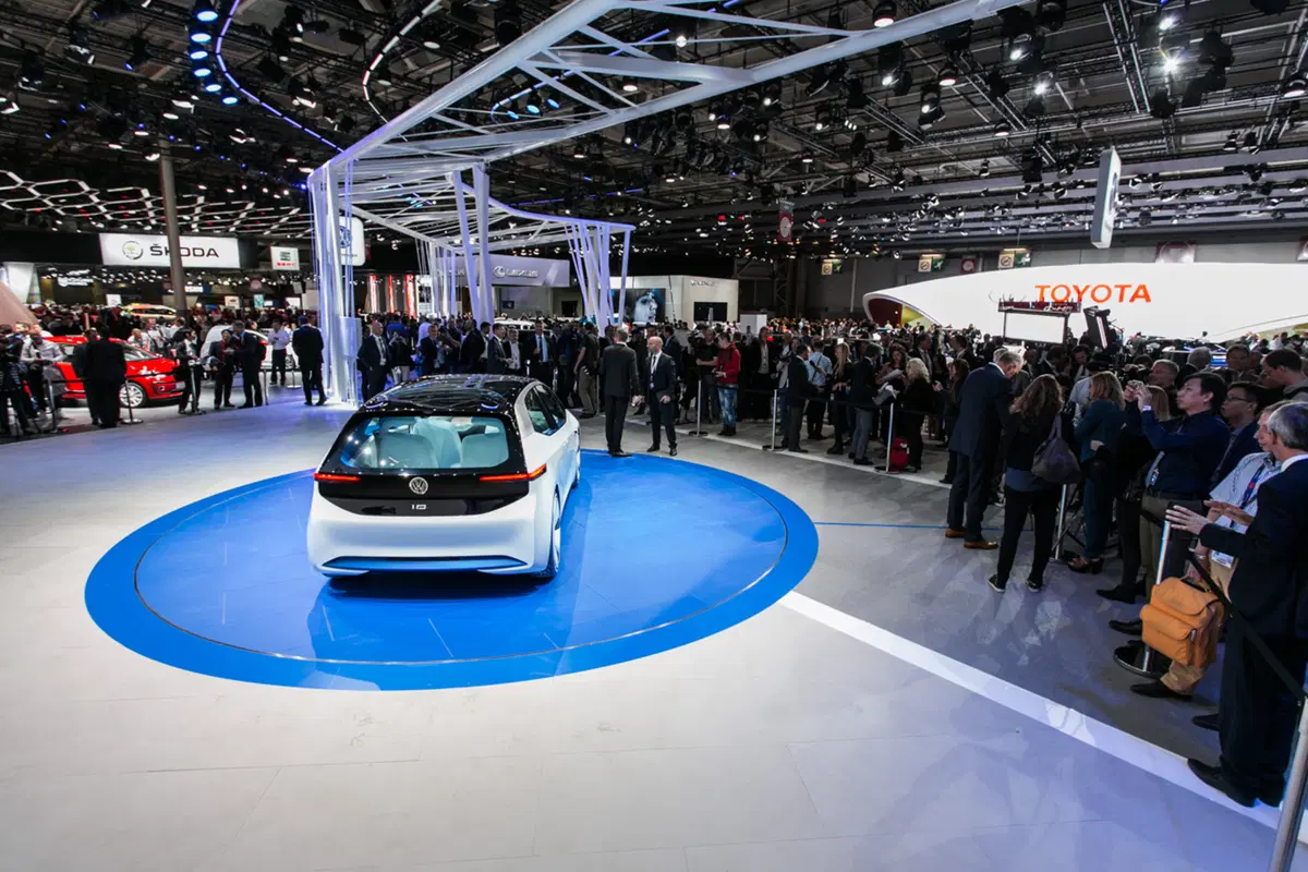 Volkswagen al Salone di Parigi 2016 (18)