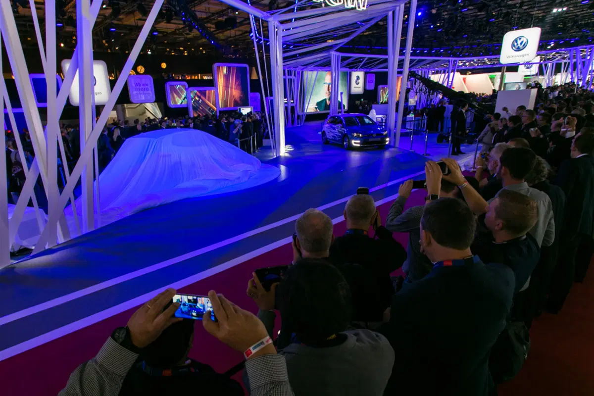 Volkswagen al Salone di Parigi 2016 (25)
