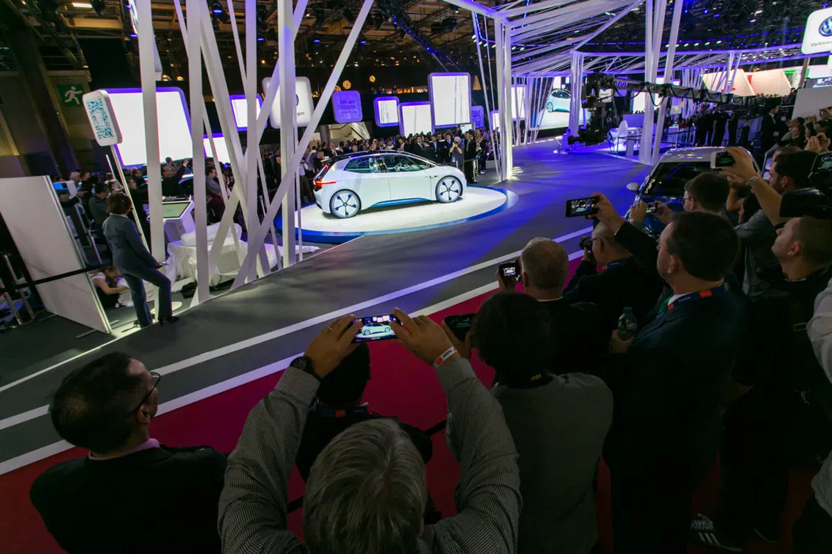 Volkswagen al Salone di Parigi 2016 (30)