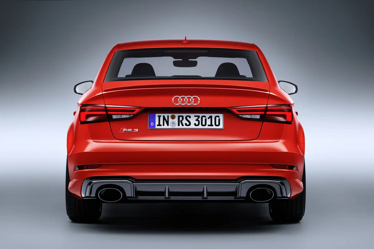 Salone di Parigi 2016, ecco la nuova Audi RS 3 Sedan (2)