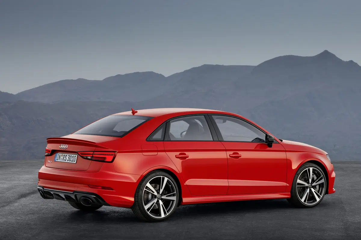 Salone di Parigi 2016, ecco la nuova Audi RS 3 Sedan (8)