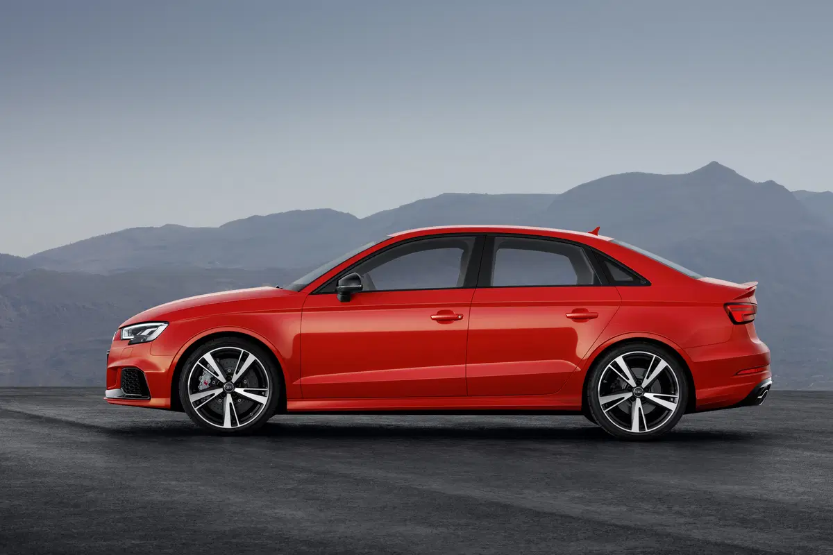 Salone di Parigi 2016, ecco la nuova Audi RS 3 Sedan (9)