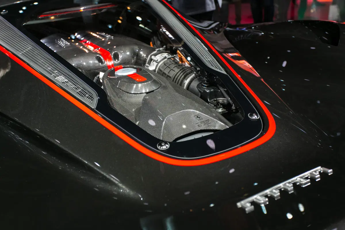Ferrari al Salone di Parigi 2016 (4)