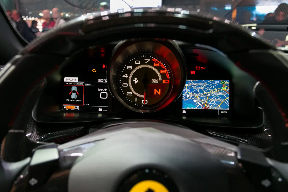 Ferrari al Salone di Parigi 2016 (14)