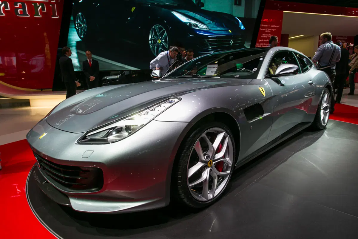 Ferrari al Salone di Parigi 2016 (26)
