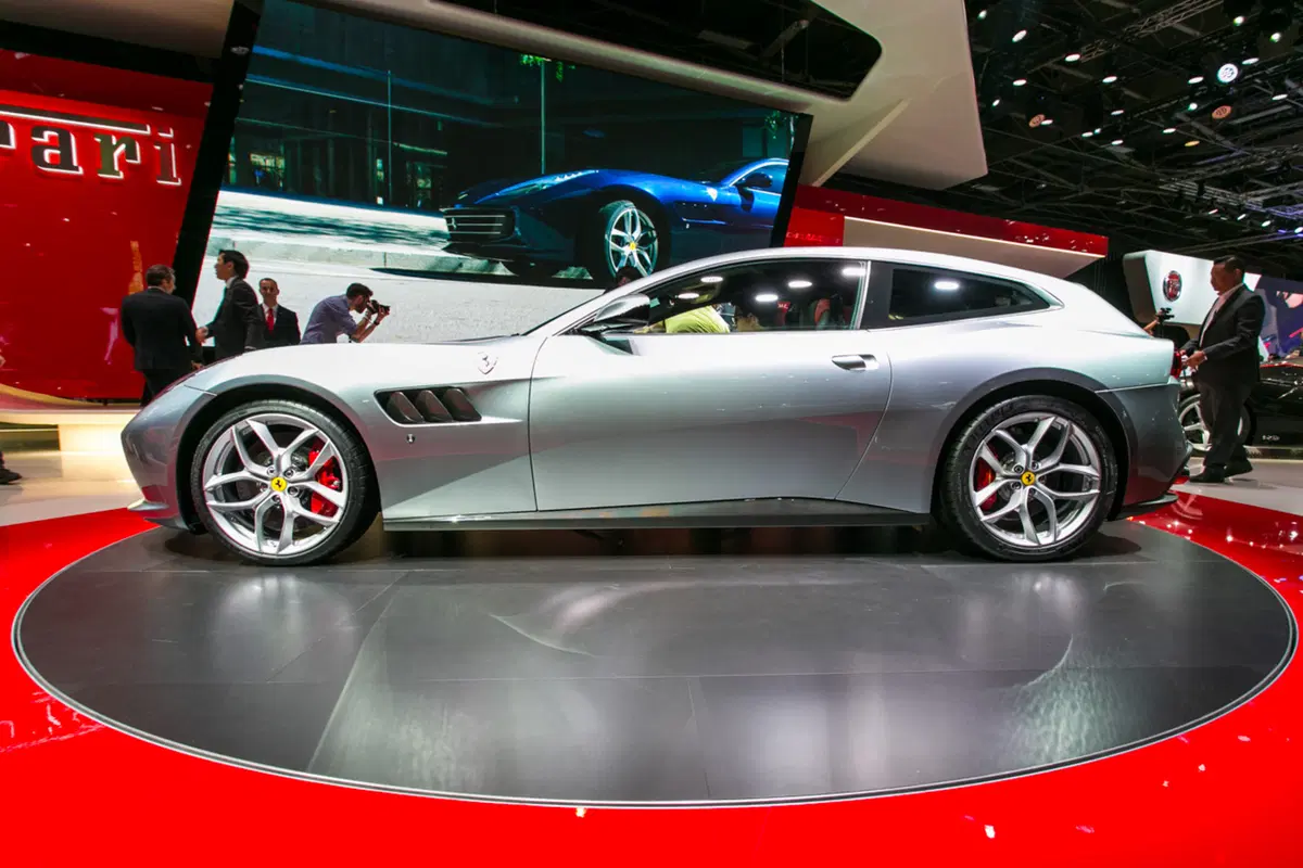 Ferrari al Salone di Parigi 2016 (32)