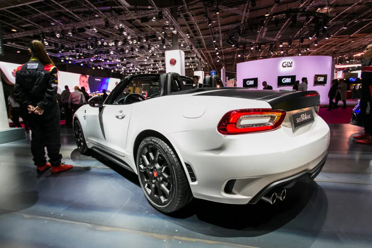 Abarth al Salone di Parigi 2016 (10)