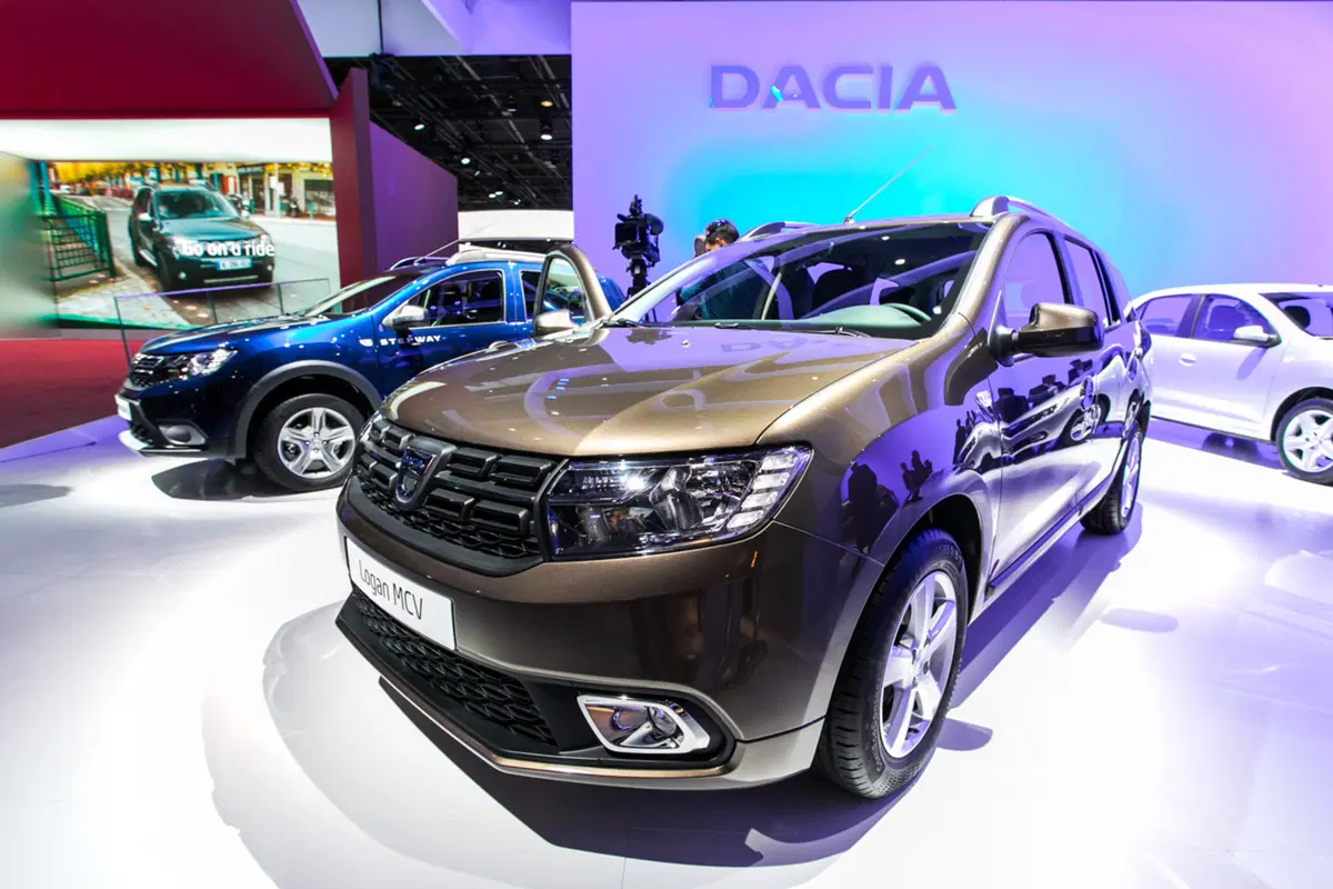 Dacia al Salone di Parigi 2016 (5)
