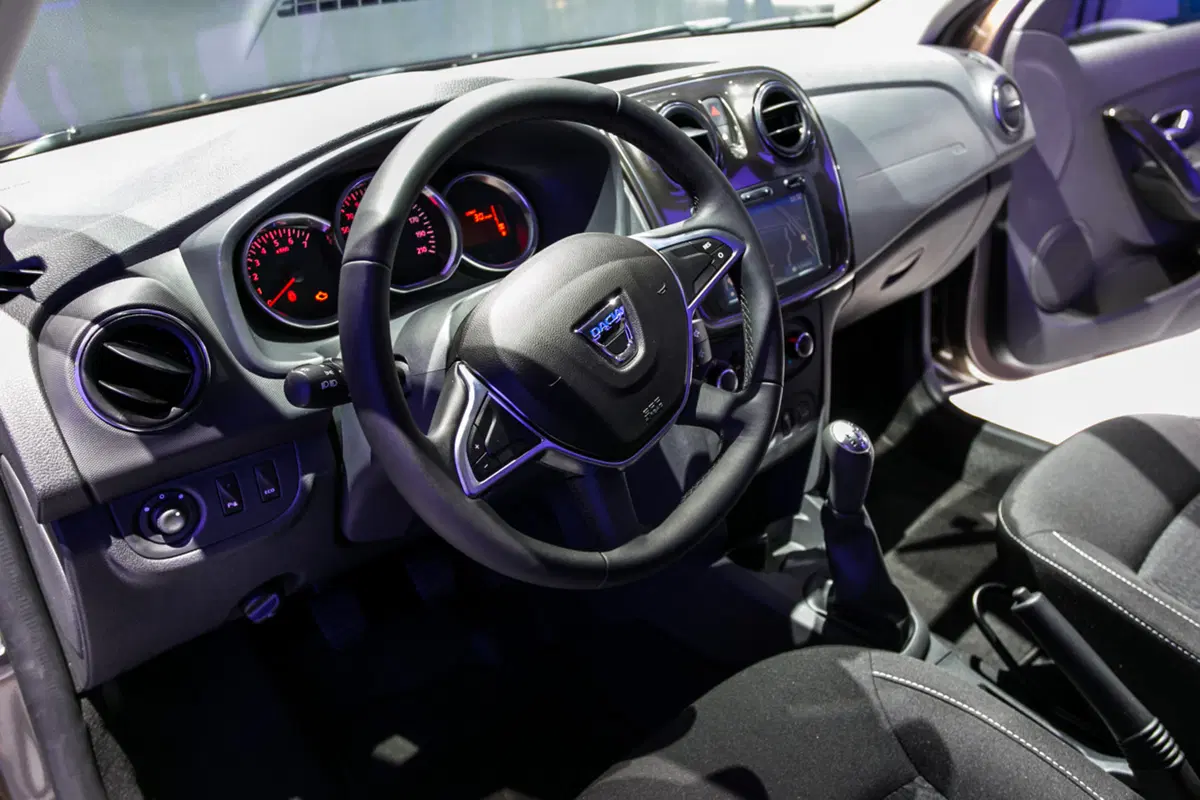 Dacia al Salone di Parigi 2016 (9)