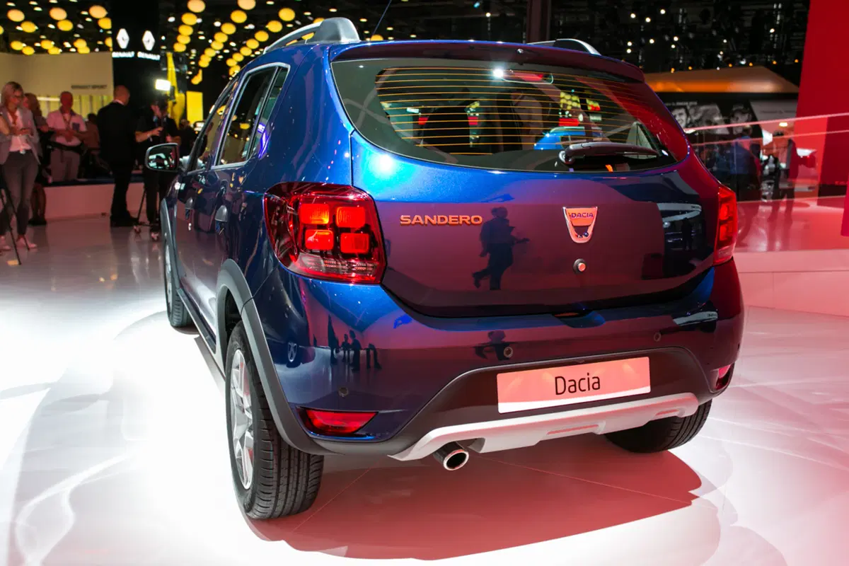 Dacia al Salone di Parigi 2016 (11)