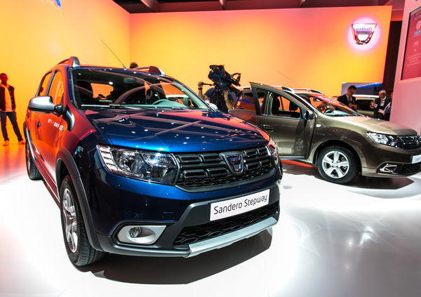 Dacia al Salone di Parigi 2016