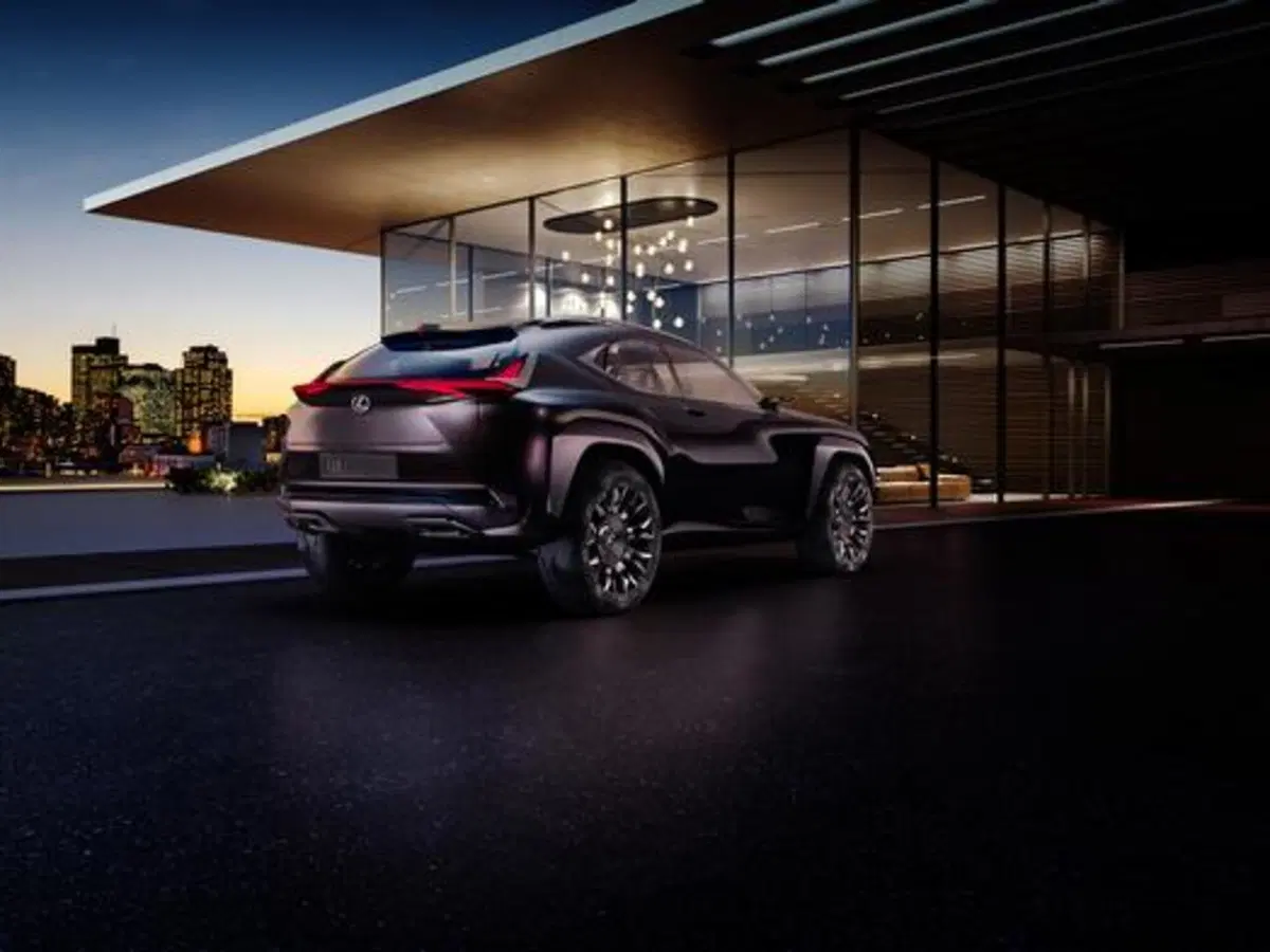 Salone di Parigi 2016, svelato il prototipo Lexus UX (2)