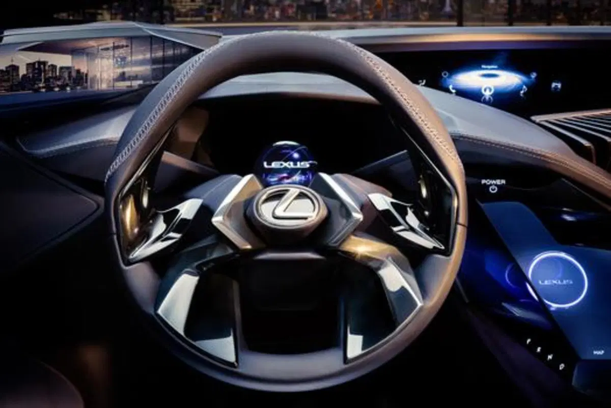 Salone di Parigi 2016, svelato il prototipo Lexus UX (4)