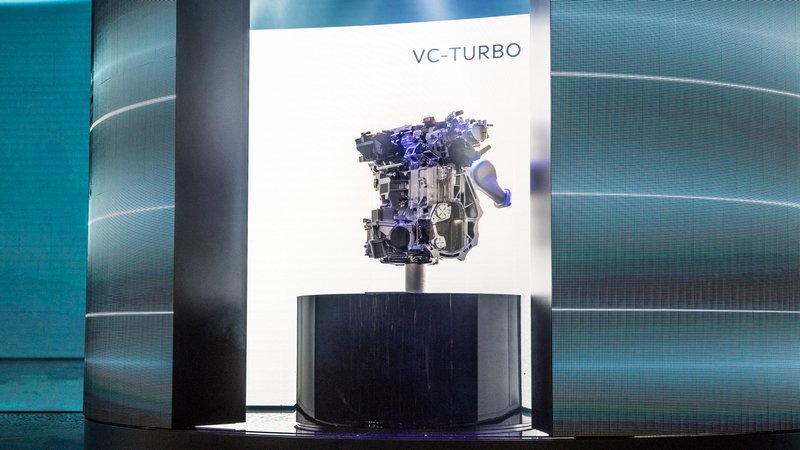 Salone di Parigi 2016, Infiniti col nuovo 2.0 turbo a compressione variabile [video]