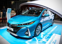 Toyota Prius Plug-In Hybrid al Salone di Parigi 2016 [Video]