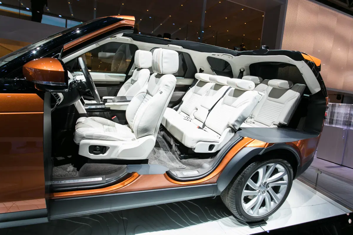 Land Rover al Salone di Parigi 2016 (8)