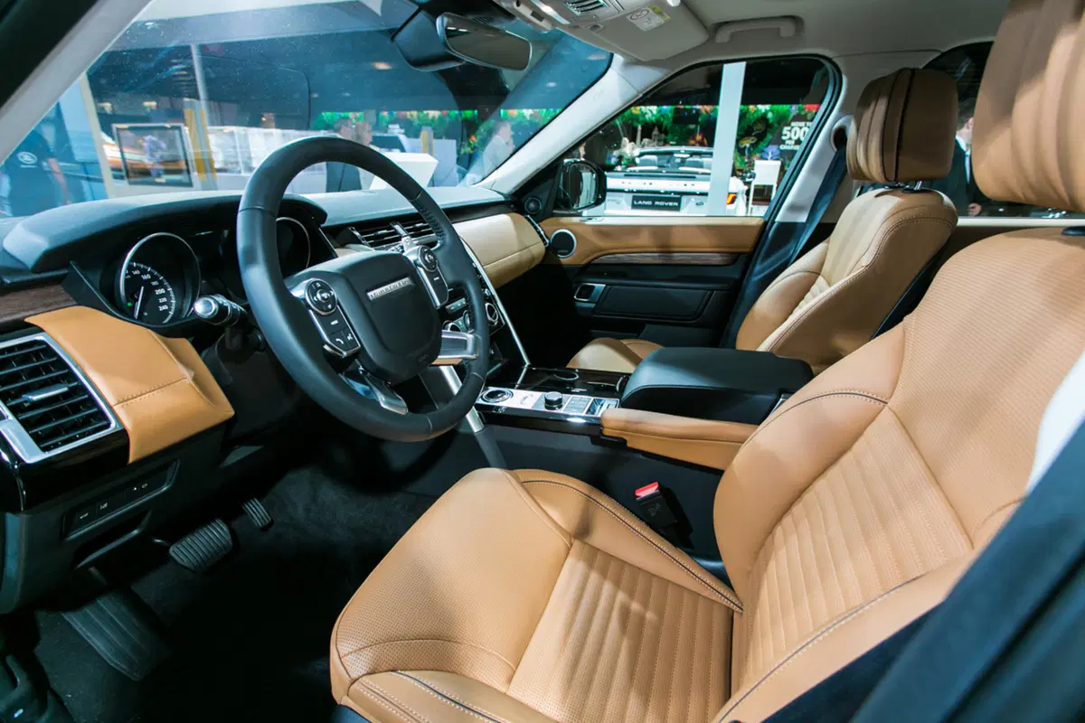 Land Rover al Salone di Parigi 2016 (10)