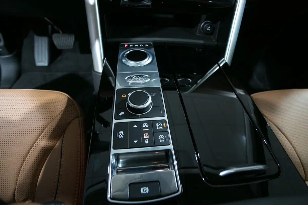 Land Rover al Salone di Parigi 2016 (13)