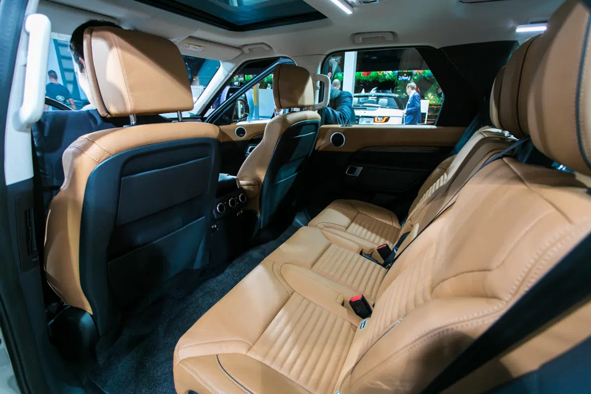Land Rover al Salone di Parigi 2016 (21)