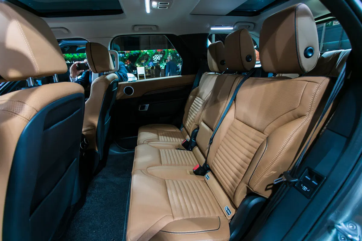 Land Rover al Salone di Parigi 2016 (22)