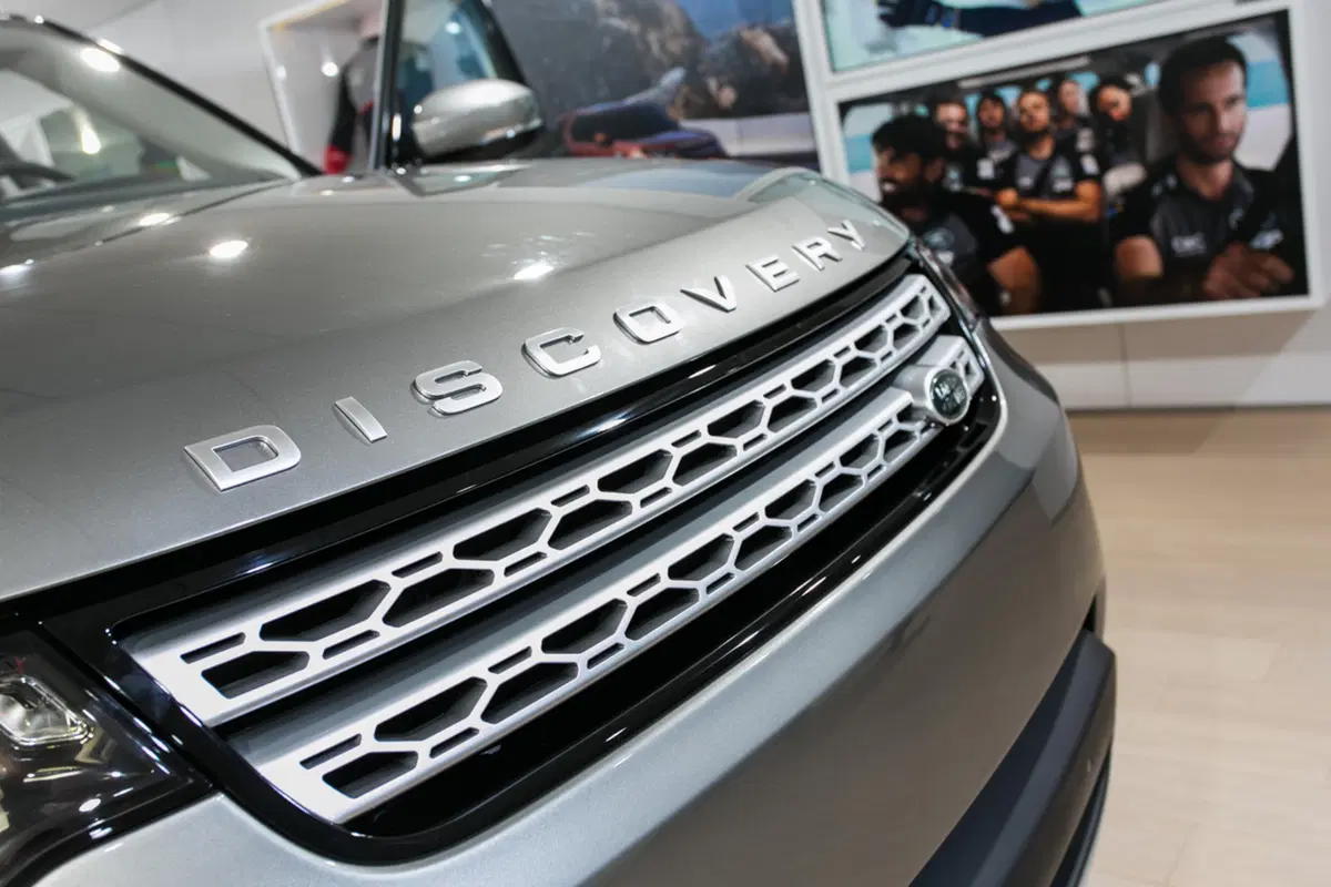 Land Rover al Salone di Parigi 2016 (23)