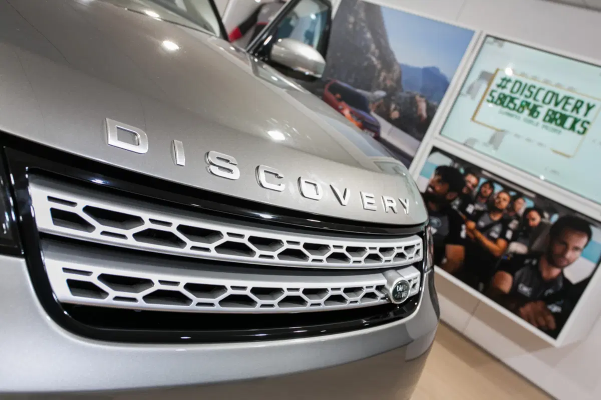 Land Rover al Salone di Parigi 2016 (25)