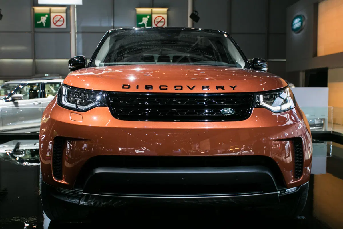 Land Rover al Salone di Parigi 2016 (31)
