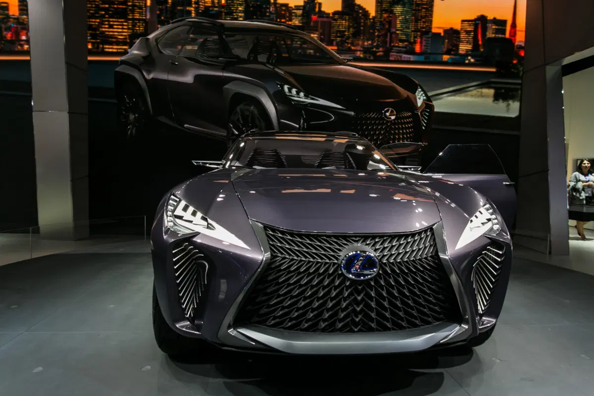 Lexus al Salone di Parigi 2016 (4)
