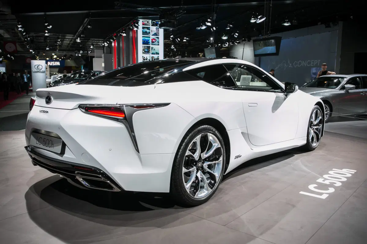 Lexus al Salone di Parigi 2016 (13)