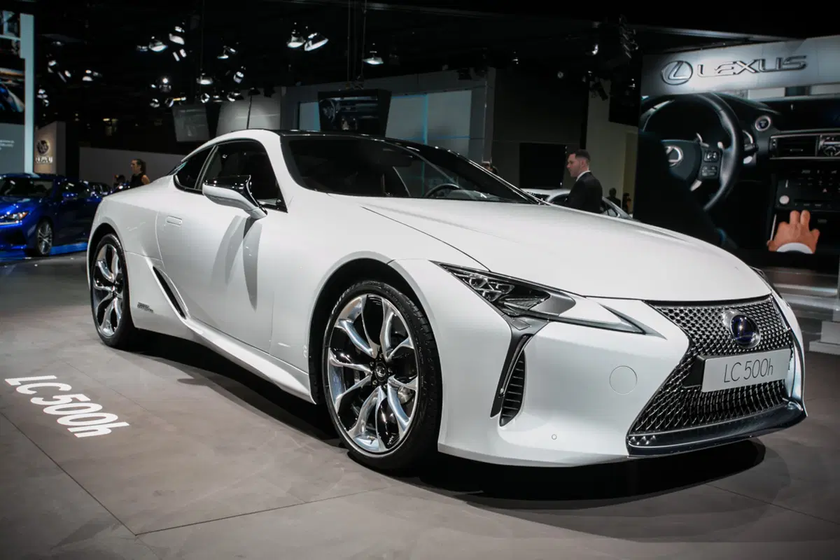 Lexus al Salone di Parigi 2016 (14)