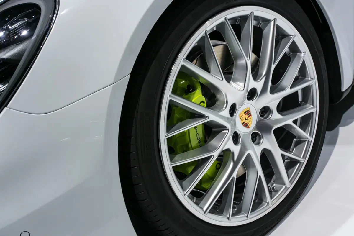 Porsche al Salone di Parigi 2016 (15)