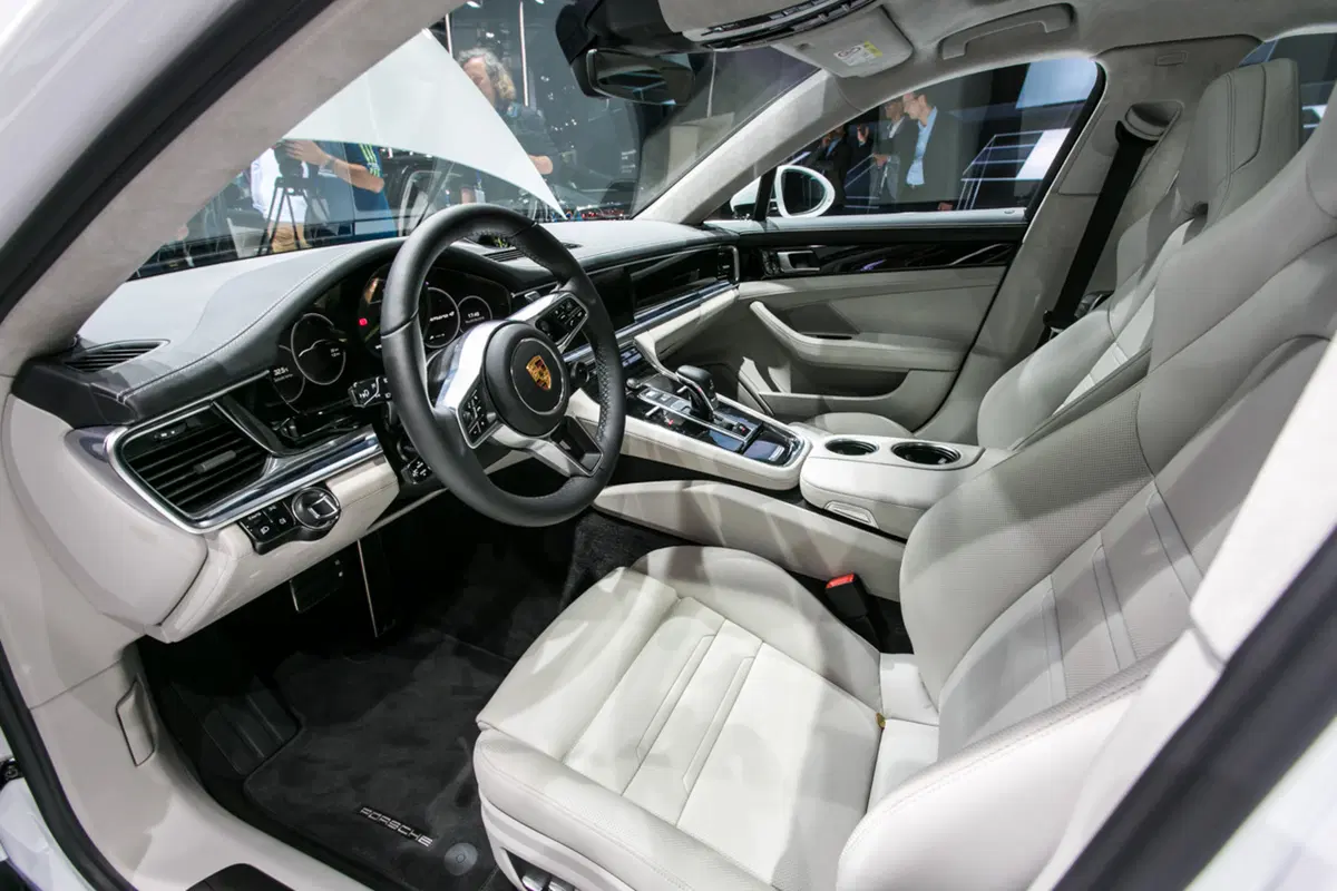 Porsche al Salone di Parigi 2016 (21)
