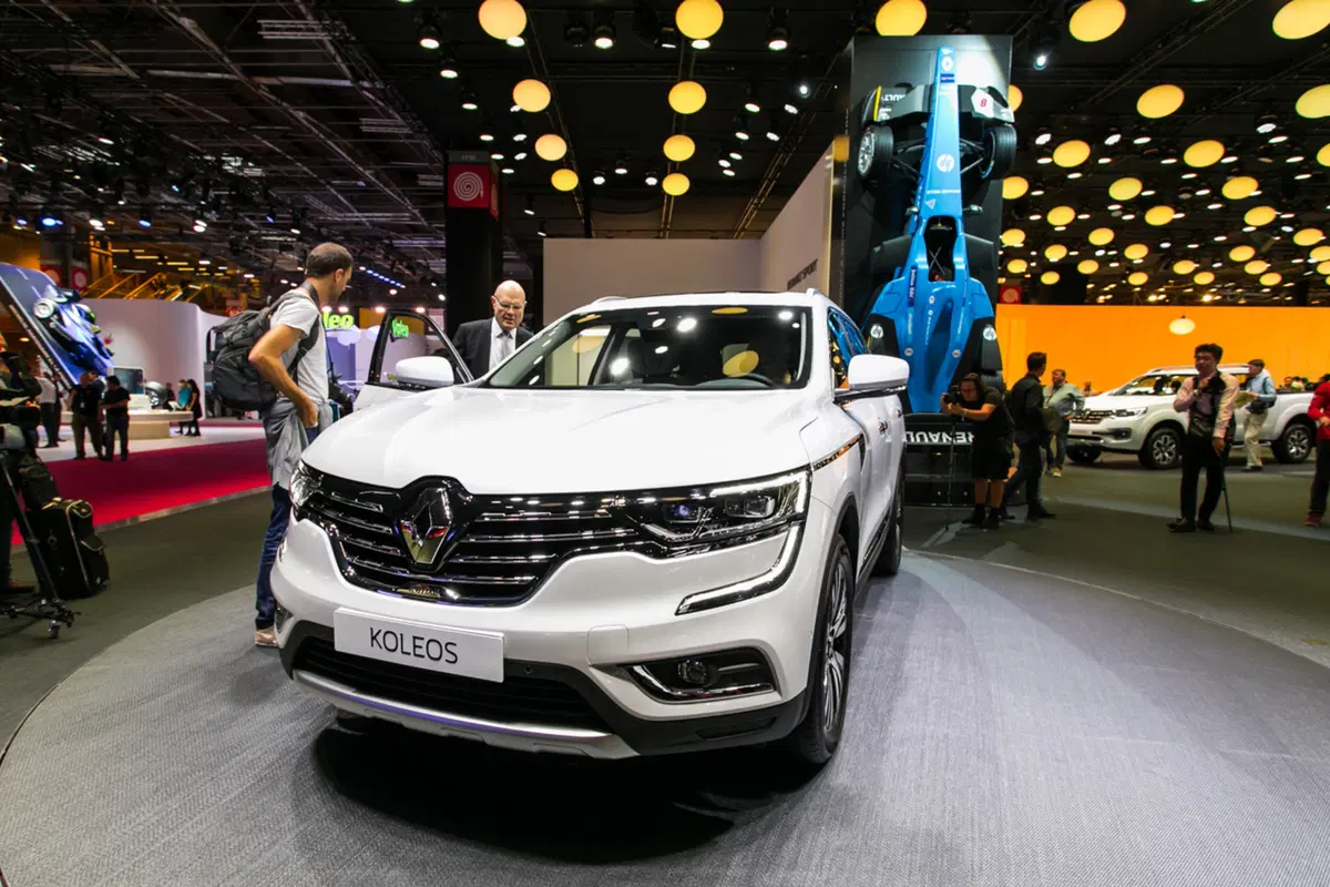Renault al Salone di Parigi 2016 [Video] (11)