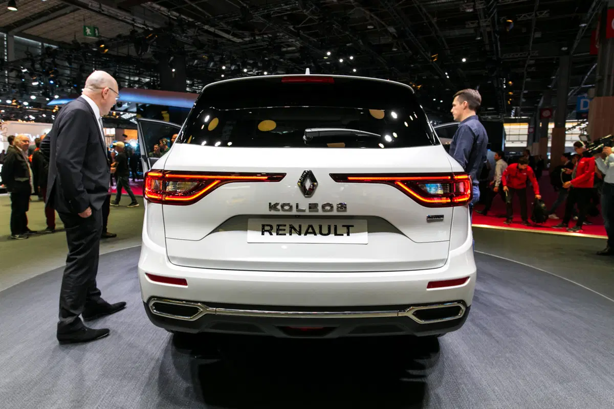 Renault al Salone di Parigi 2016 [Video] (12)