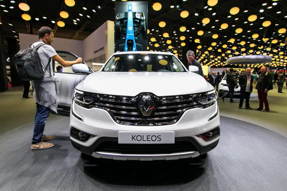 Renault al Salone di Parigi 2016 [Video] (17)
