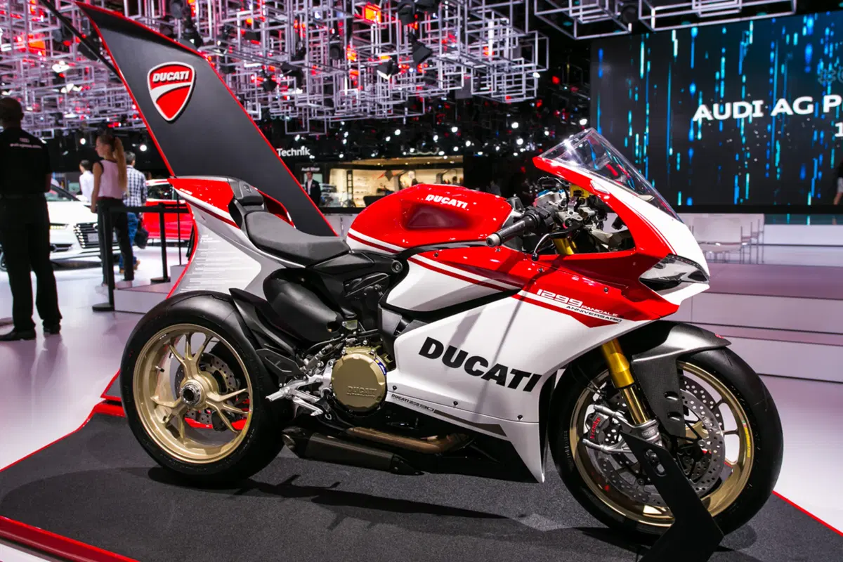 Audi al Salone di Parigi 2016 [Video] (37)