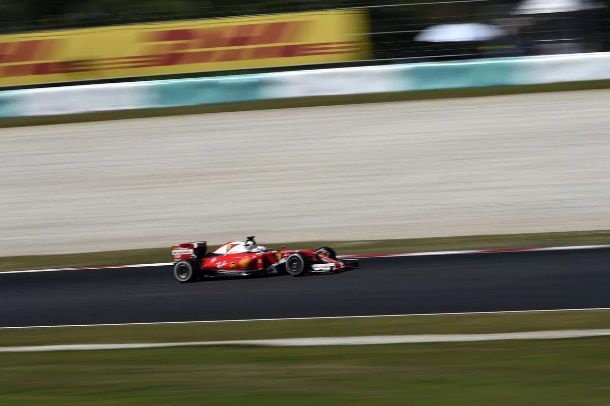 F1, Gp Malesia 2016, FP2: Hamilton al top (4)
