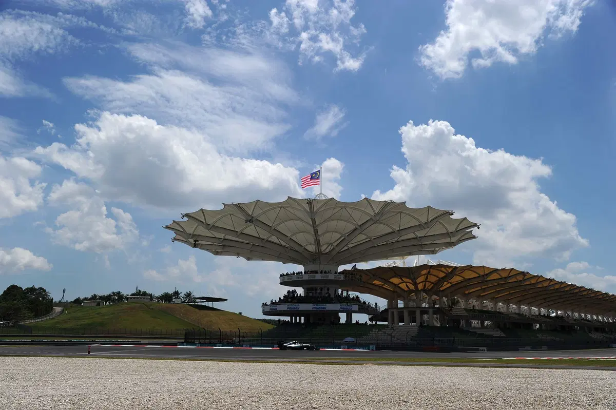 F1, Gp Malesia 2016, FP2: Hamilton al top (20)