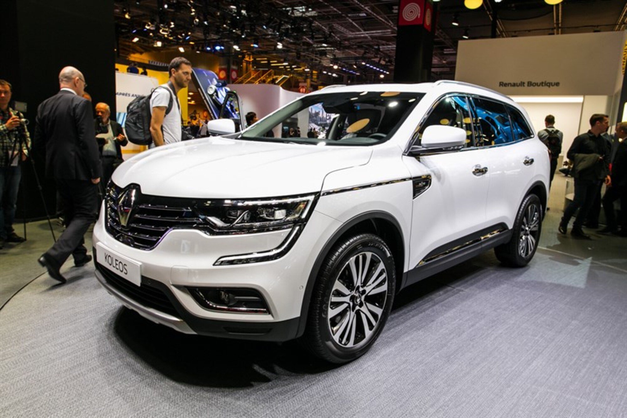 Nuova Renault Koleos: raffinato SUV al Salone di Parigi 2016 [Video]