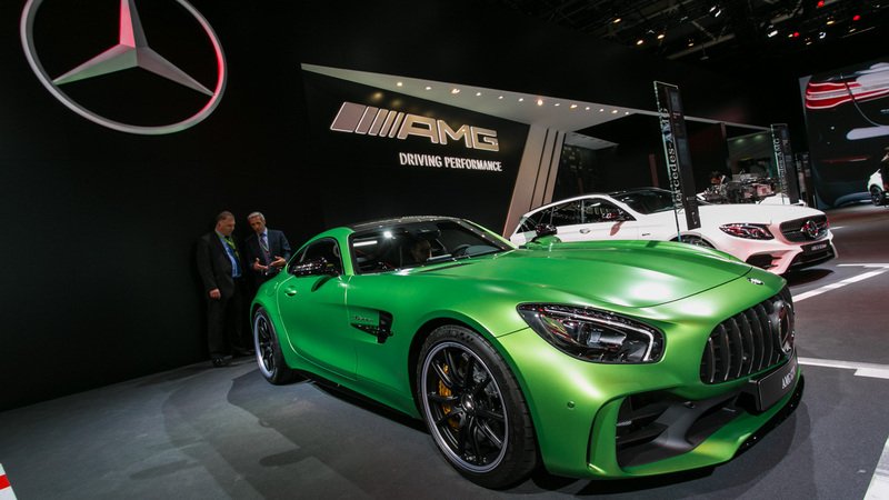 Mercedes AMG GT R: eccola al Salone di Parigi 2016 [Video]