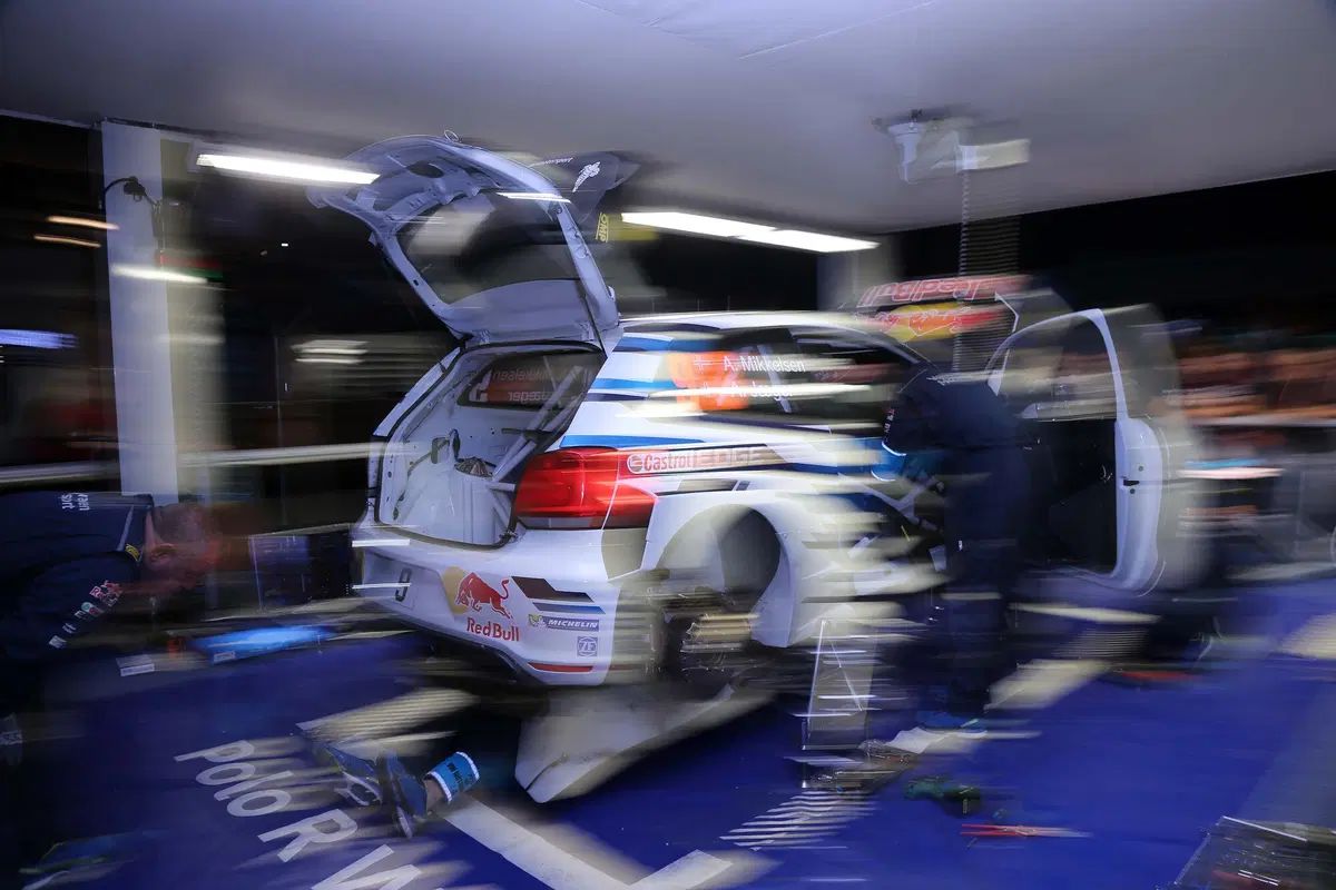 WRC16 Francia. Ogier e Ingrassia (VW) hanno scatenato l’inferno (8)