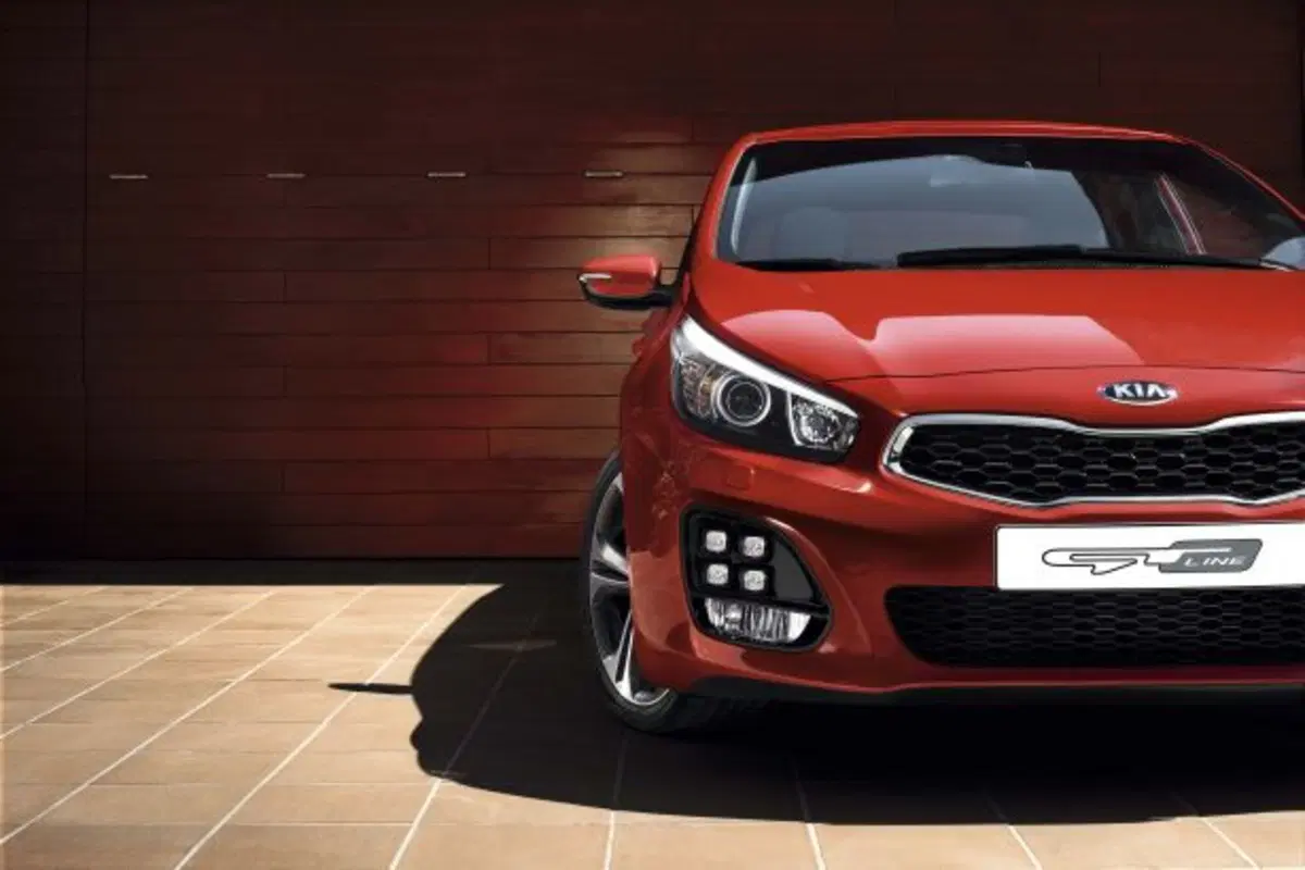 Quale comprare, Confronto: Seat Leon ST 1.6 TDI Vs Kia cee’d SW 1.6 CRDi (8)