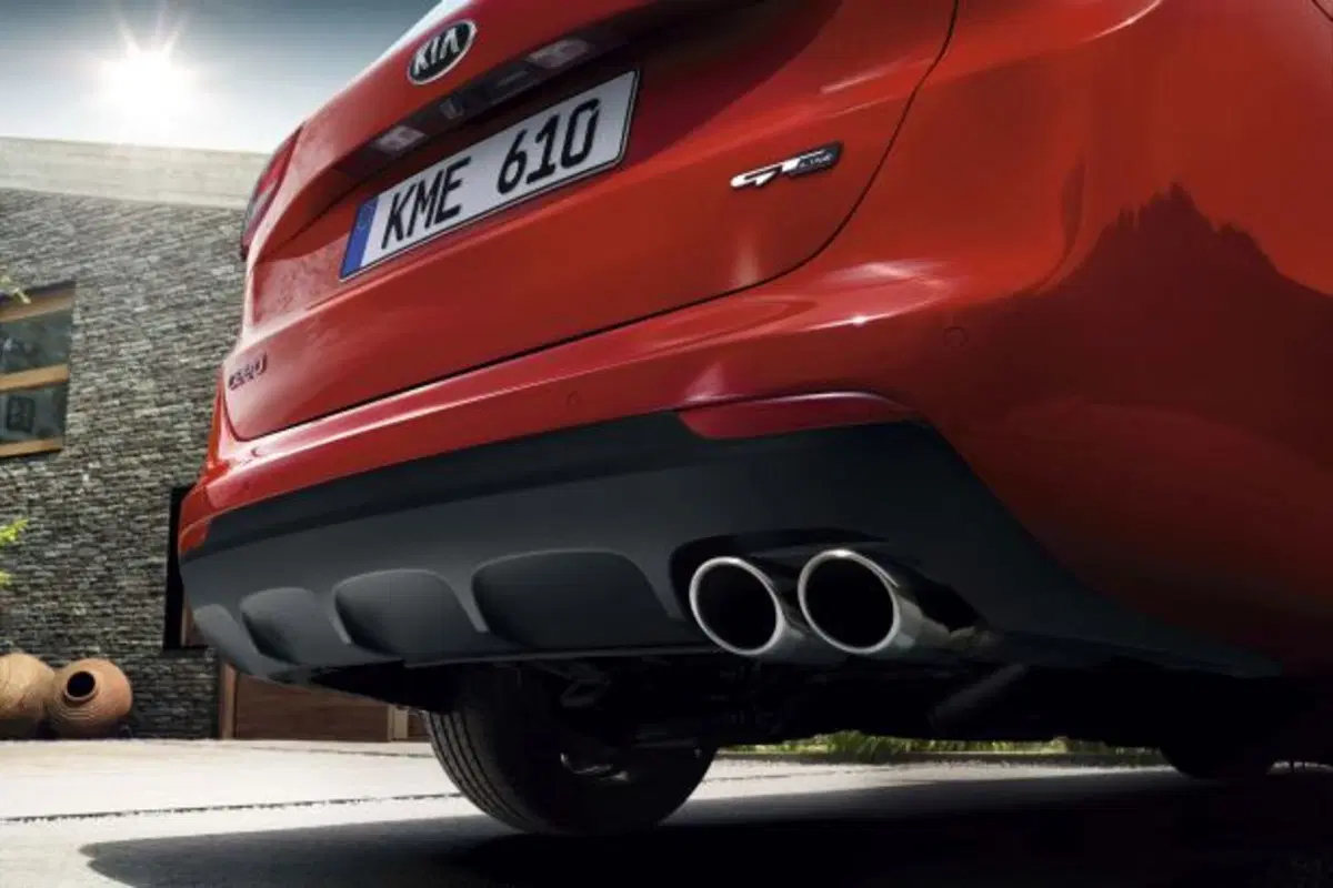Quale comprare, Confronto: Seat Leon ST 1.6 TDI Vs Kia cee’d SW 1.6 CRDi (14)