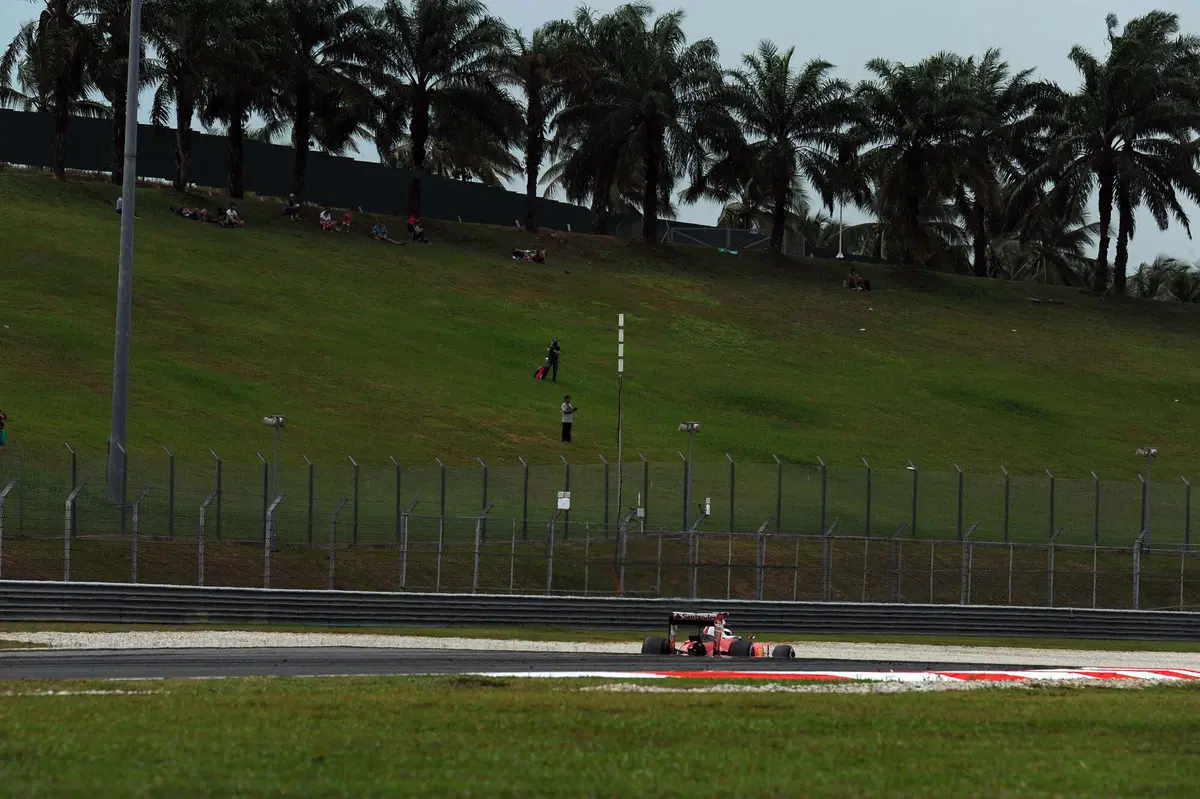 F1, Gp Malesia 2016: pole per Hamilton (8)