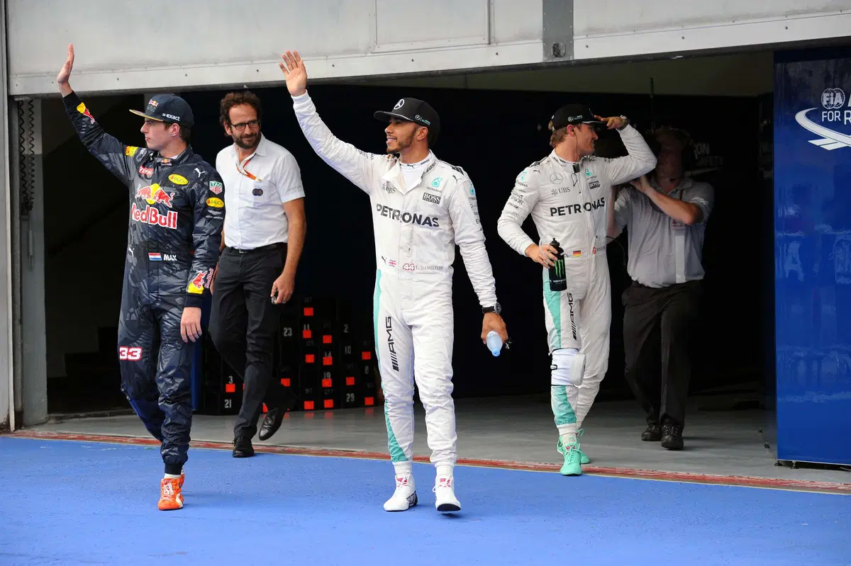 F1, Gp Malesia 2016: pole per Hamilton (18)